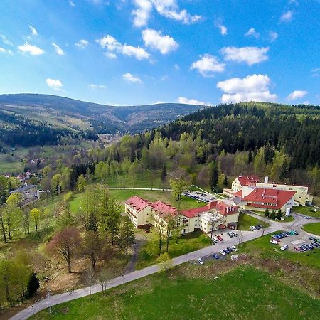 Klinika Mlodosci Medical Spa Свєрадув-Здруй Екстер'єр фото